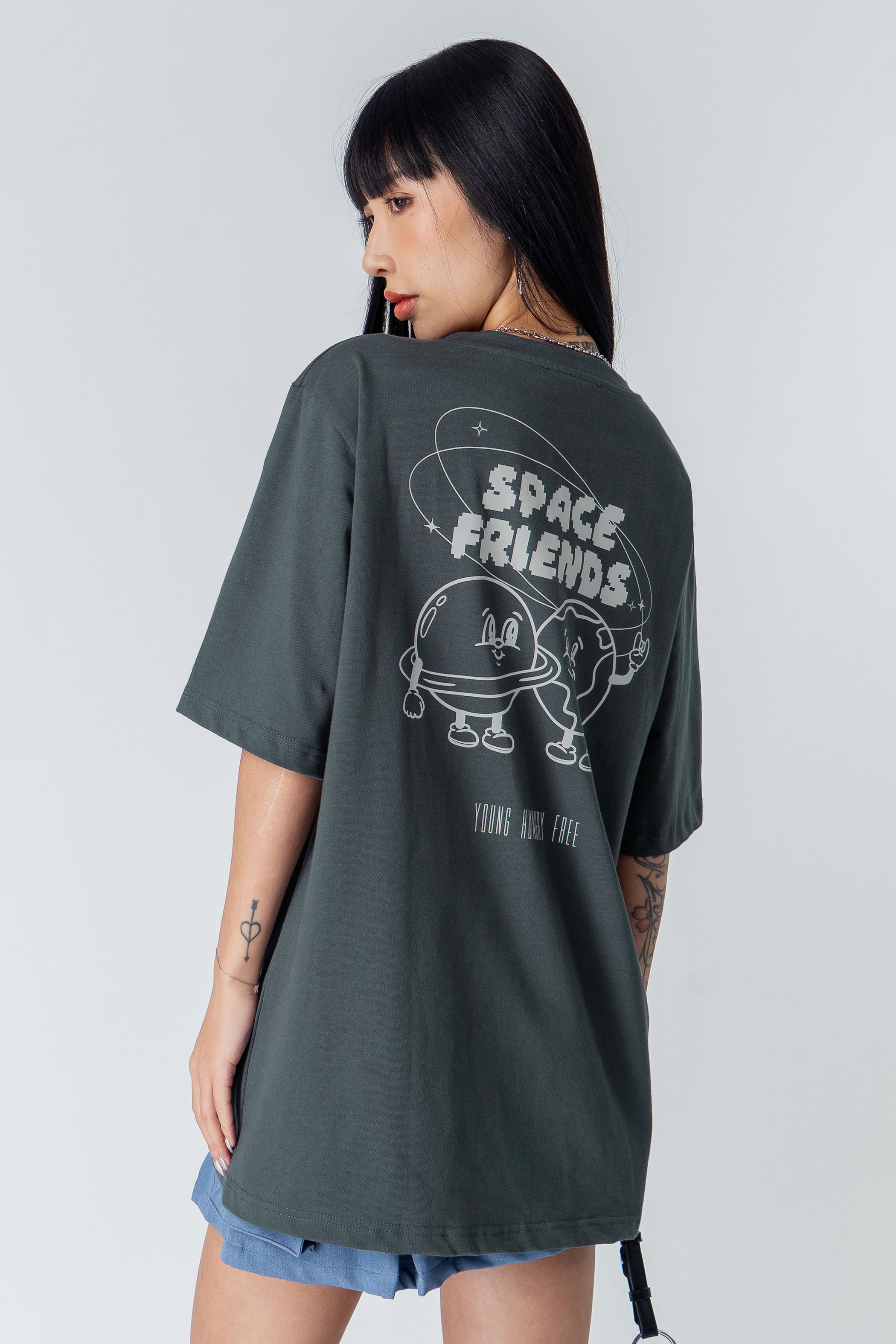 Space Friends Tee in Dark Grey | Young Hungry Free