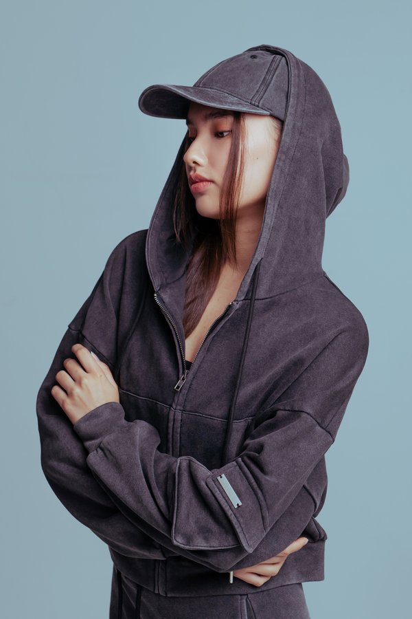 Daily Cropped Hoodie in Black Wash