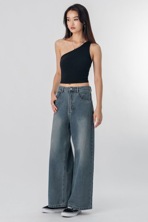 The Low Rise Jeans in Med Wash