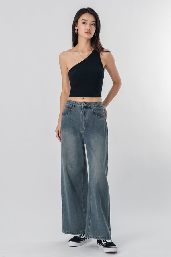 The Low Rise Jeans in Med Wash