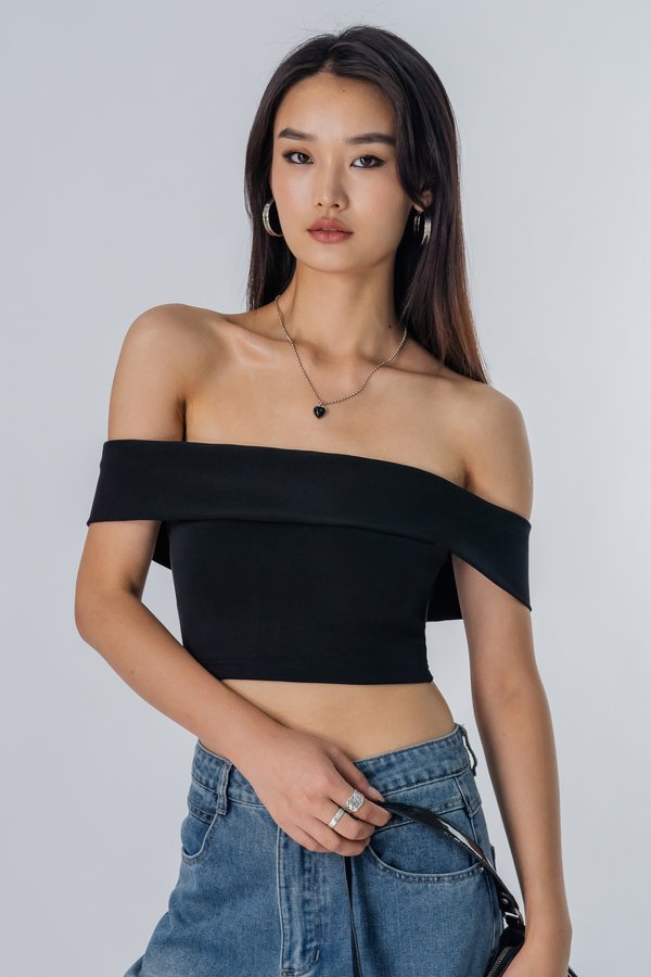 Enfold Top in Black