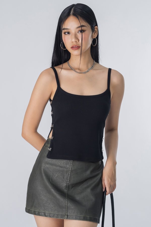 Clasp Top in Black