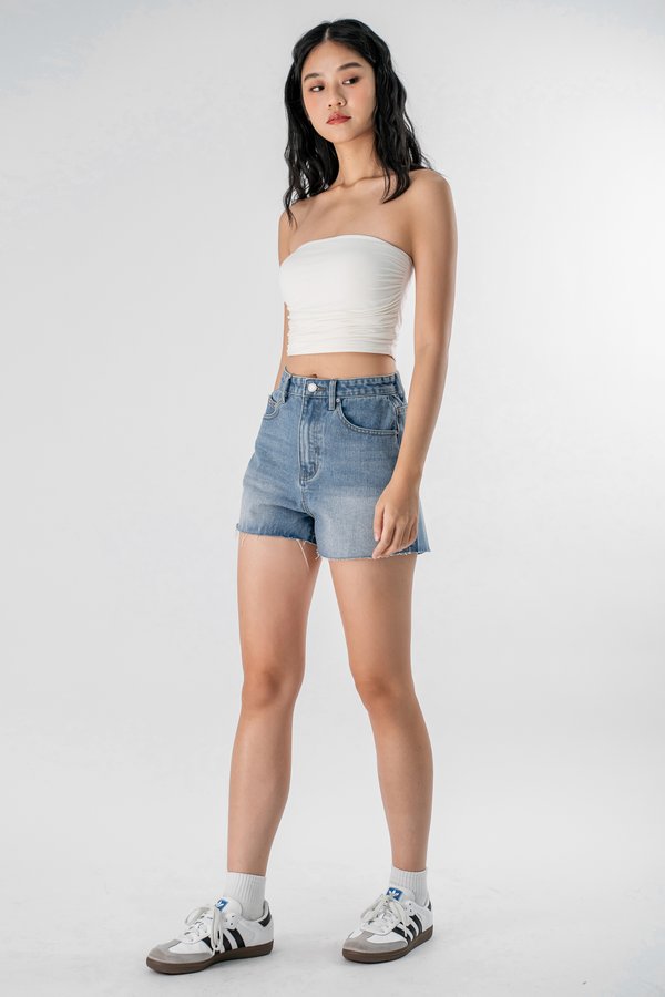 Boy Shorts in Light Wash