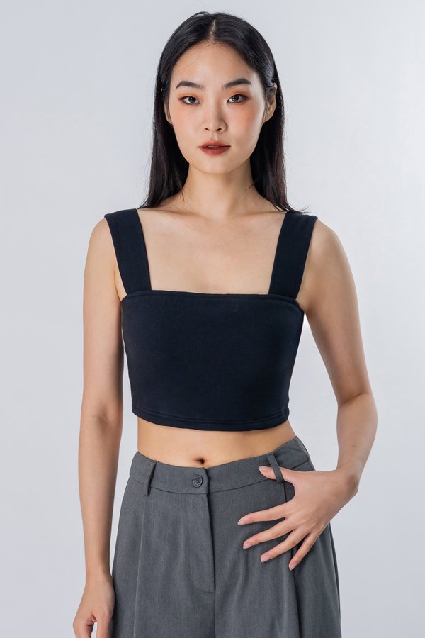 Flushed Top in Black