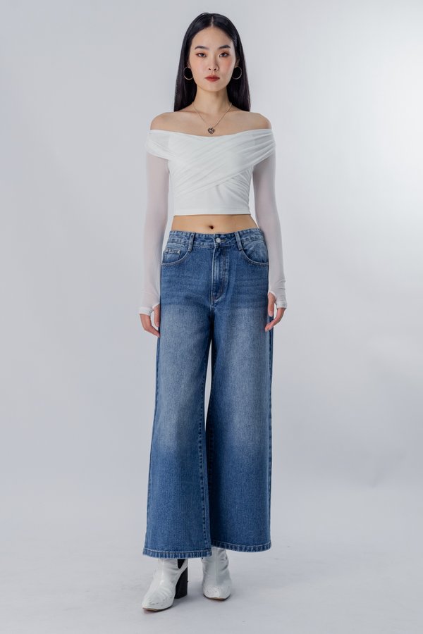 Boy Jeans in Med Wash