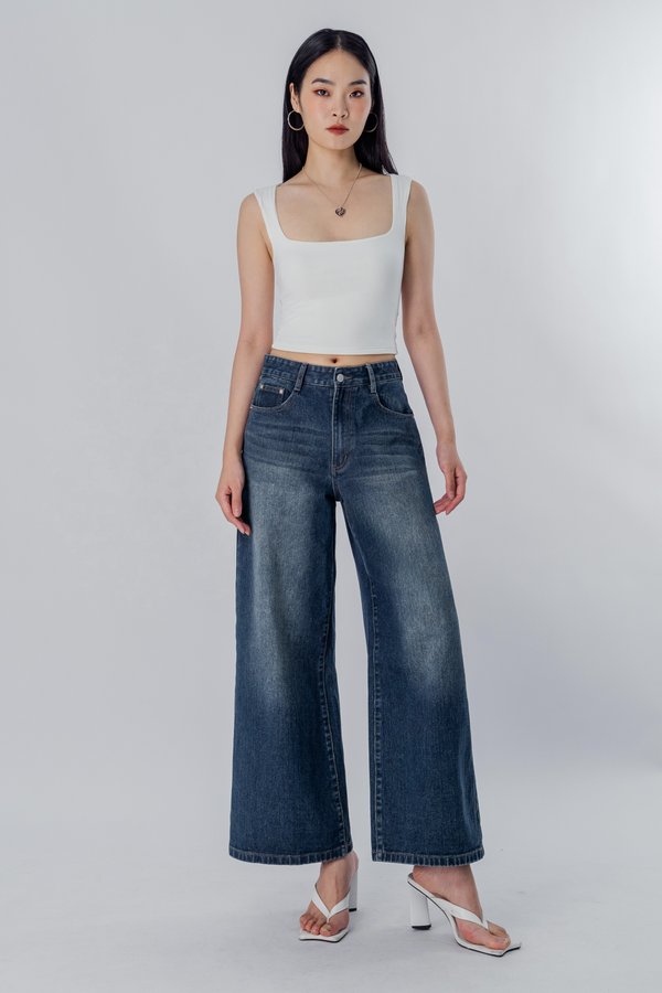 Boy Straight Leg Jeans in Dark Vintage Wash