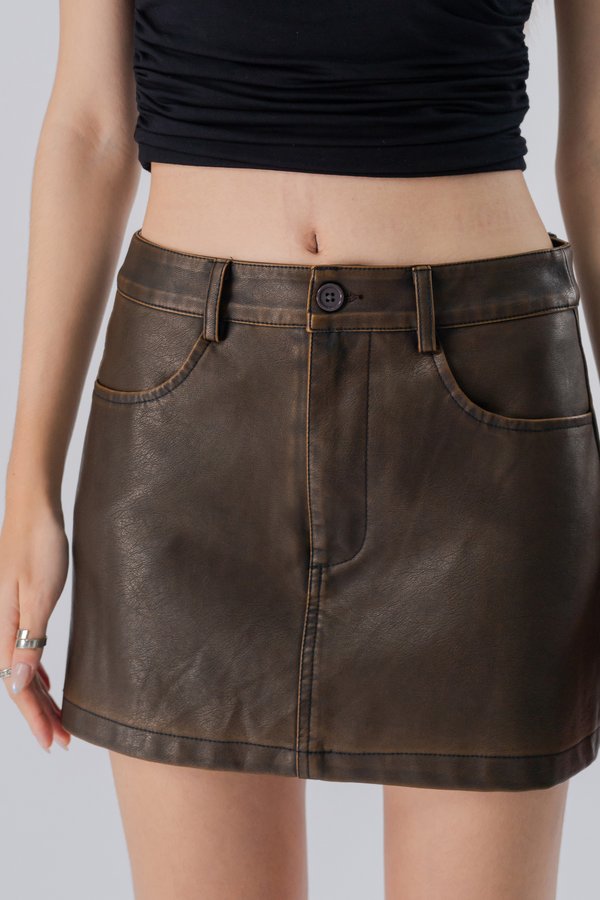 Treat Leather Mini Skirt in Vintage Brown