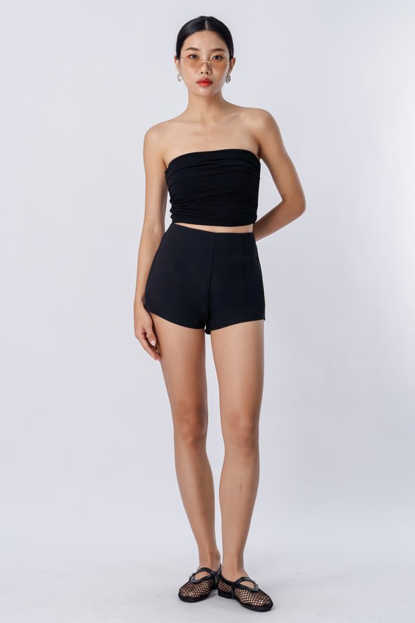 Surge Shorts in Black