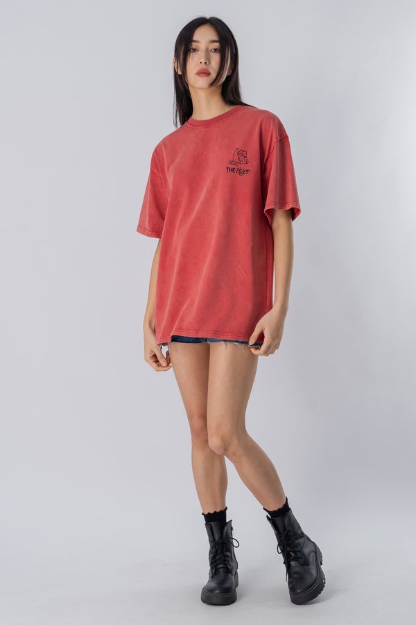 The Tiger Tee in Red Wood Wash