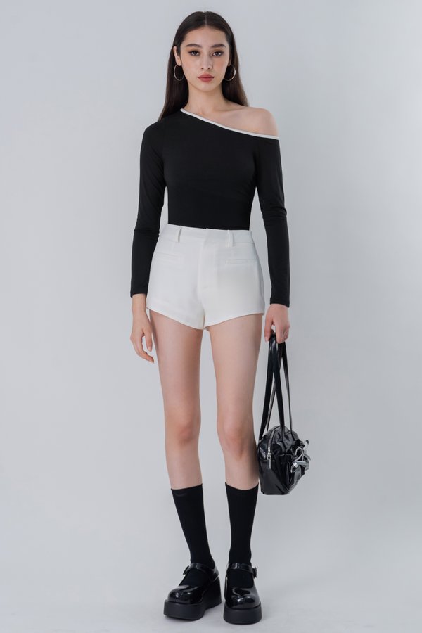 Knock Out Slant Hem Shorts in White