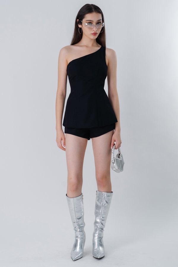 Stun Toga Padded Buckle Top in Black