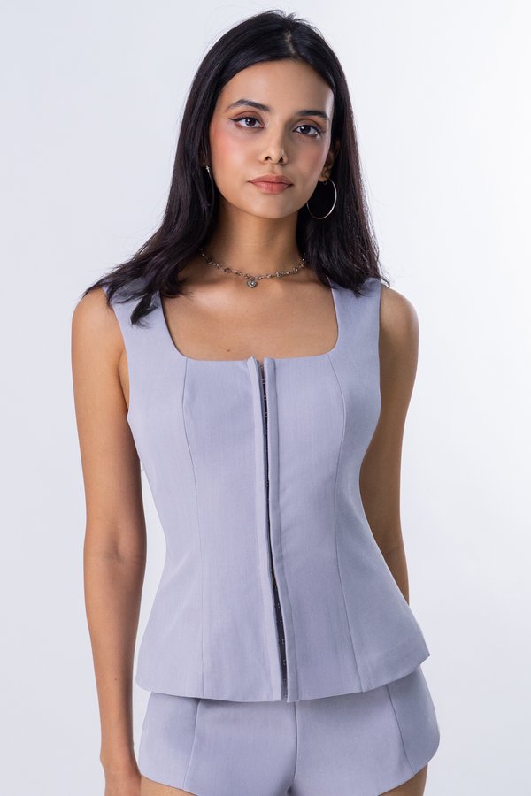 Acquit Hook Front Tailored Top in Lilac Blush