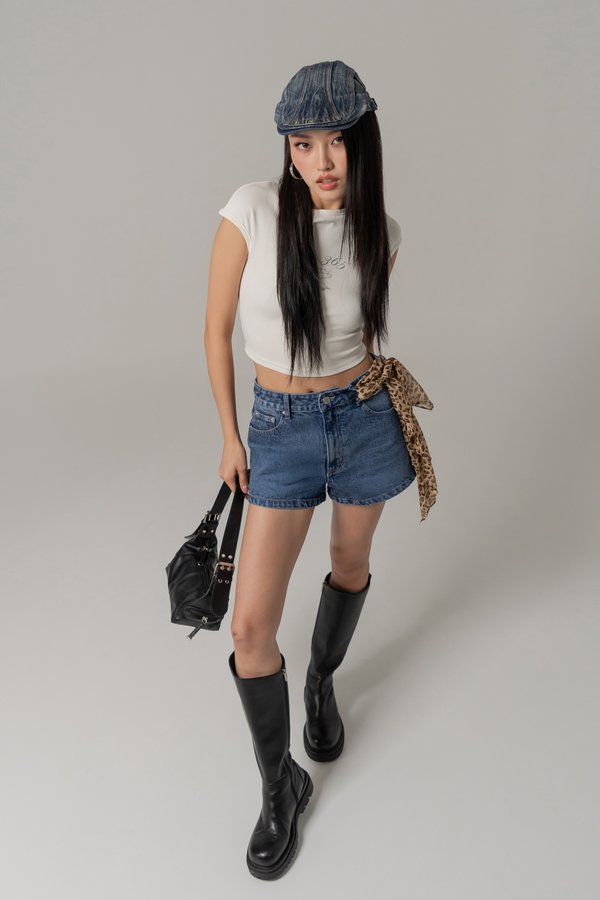 Mom Denim Shorts in Medium Wash