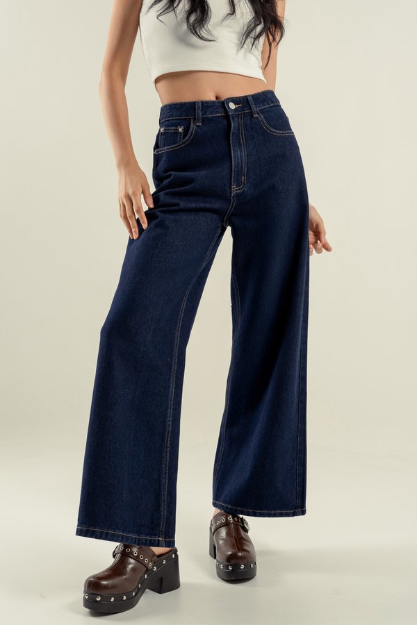 Prolonged Straight Cut Jeans in Dark Indigo