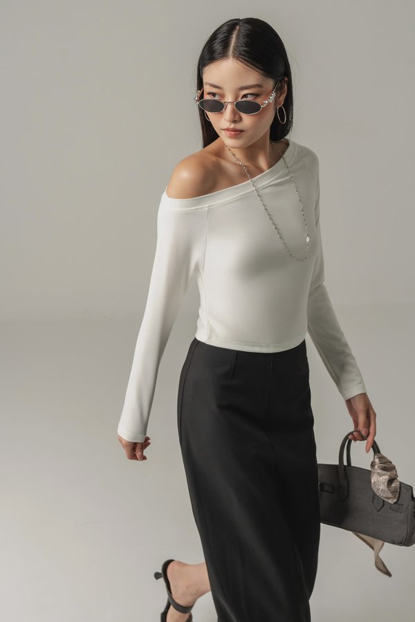 Shrug Off Relax Top in White