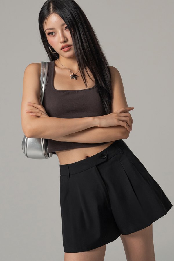 Weekends Linen Button Shorts in Black