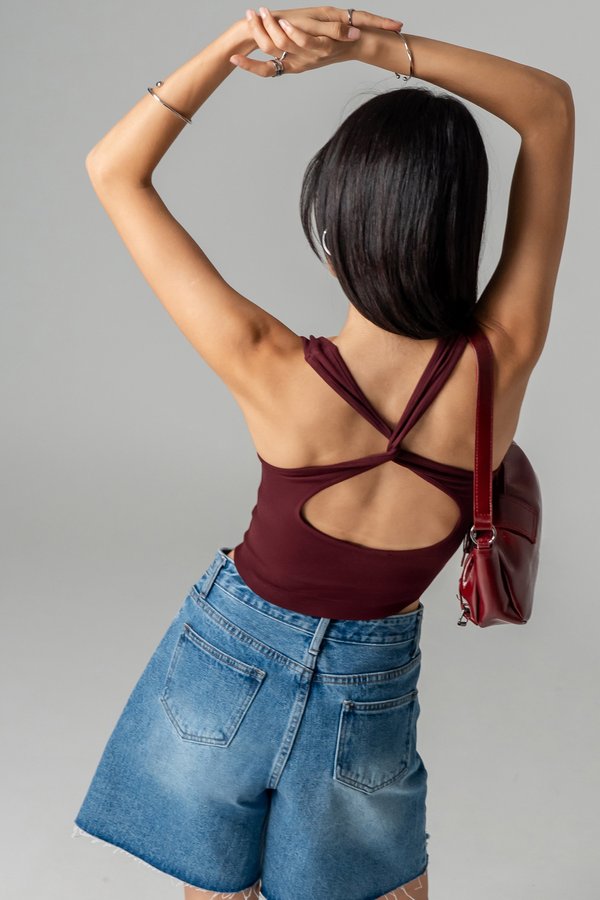 Interwind Basic Tank Top in Blood Red