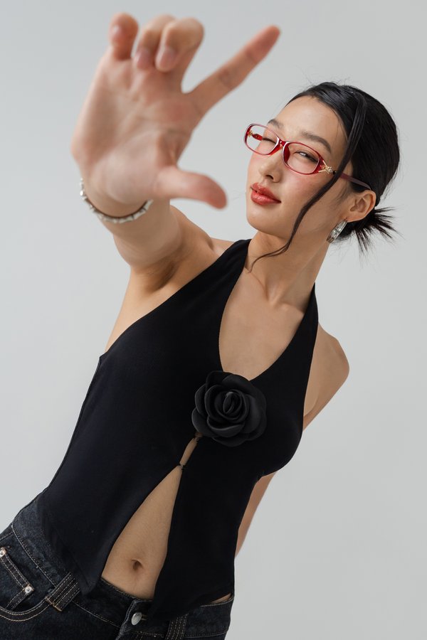 Corsage Padded Hooked Top in Black