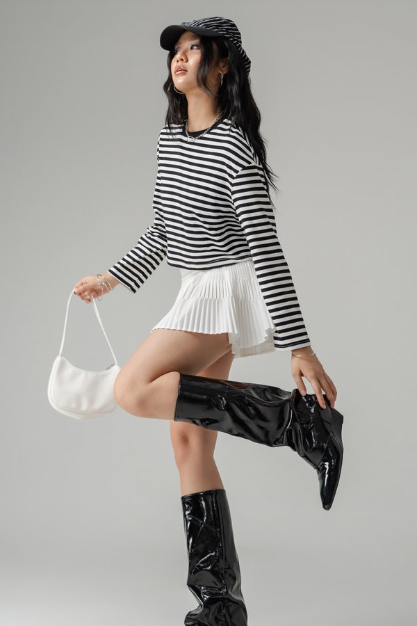 Cozee Stripe Relax Top in Black Stripe