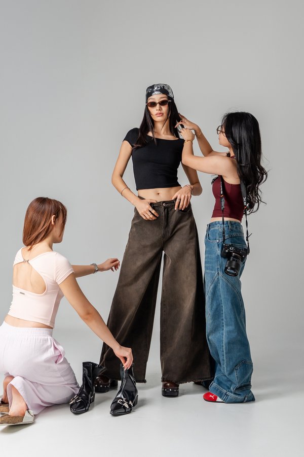 Flare Raw Hem Jeans in Vintage Cacao