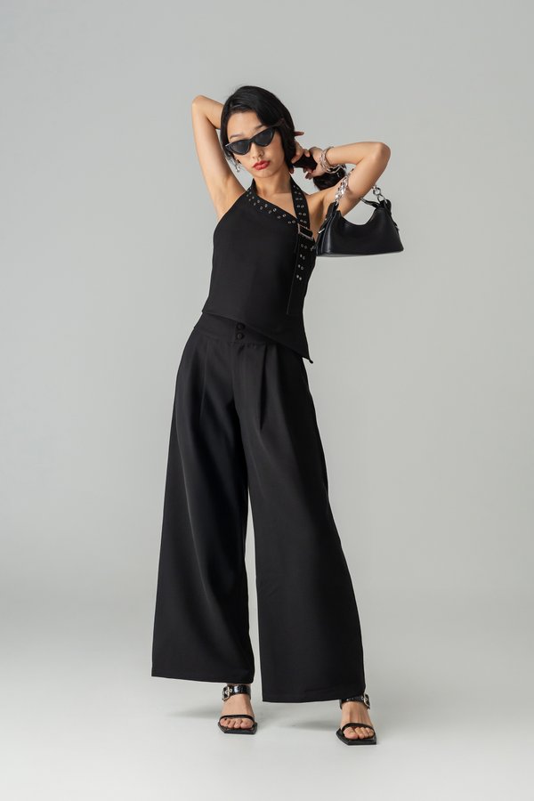 Precise Eyelet Toga Padded Top in Black