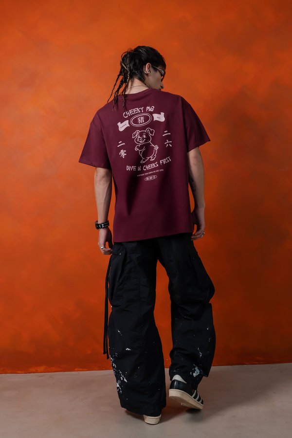 Cheeky Pig Tee in Dark Carmine