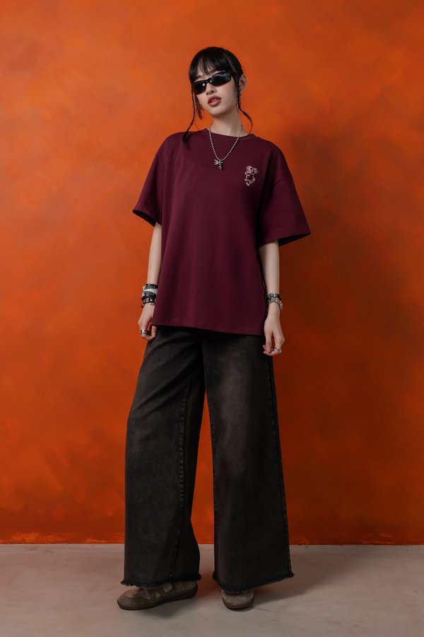 Cheeky Pig Tee in Dark Carmine