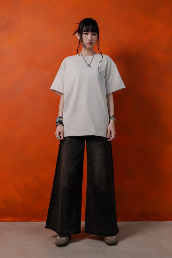 Cheeky Pig Tee in Stone Beige