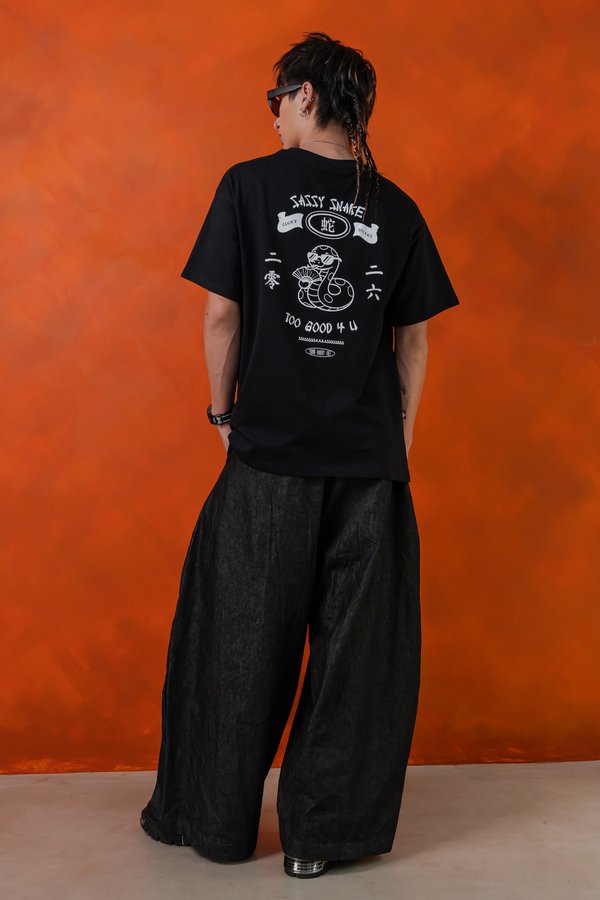 Sassy Snake Tee in Black