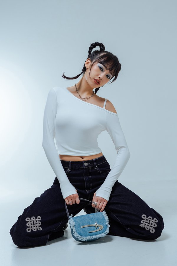 Lucky Knot Jeans in Indigo with Pink Threads