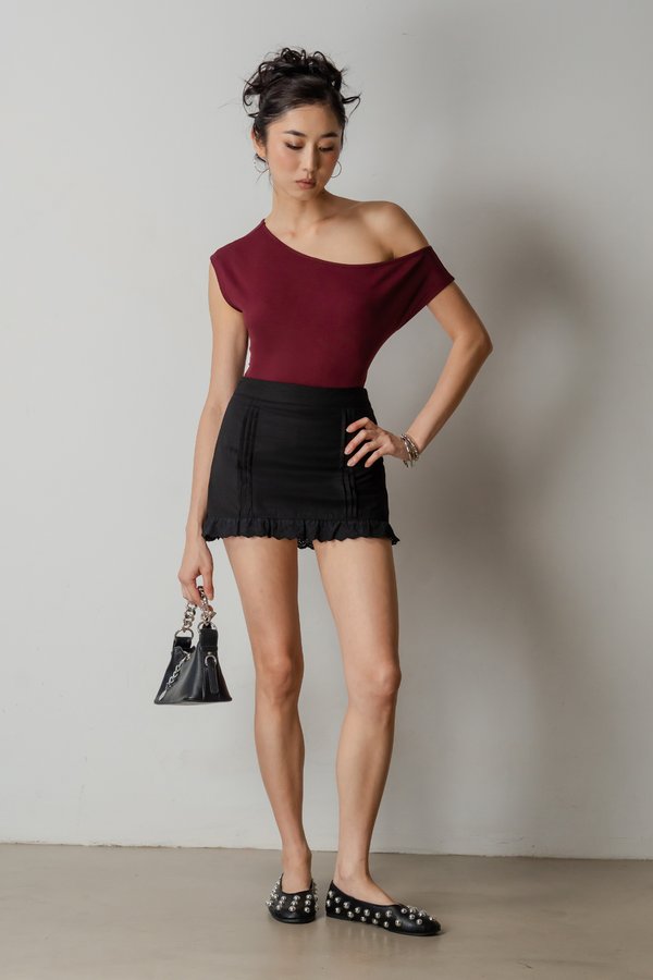 Weekender Pleated Linen Skirt In Black