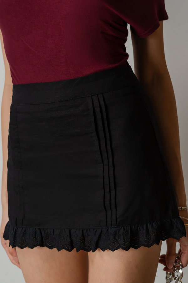 Weekender Pleated Linen Skirt In Black