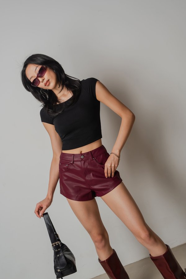 007 Leather High Waisted Shorts In Mahogany Red