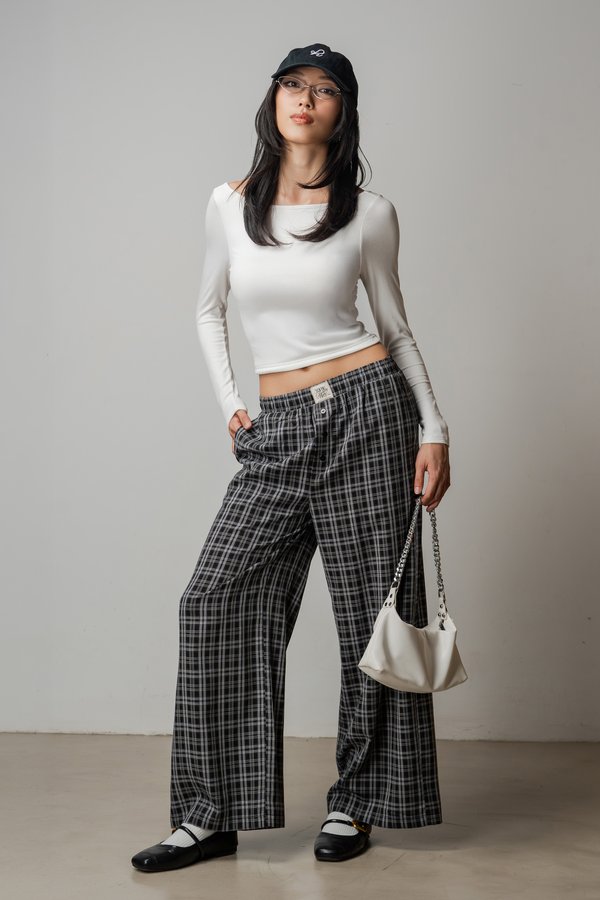R&amp;R Relaxed Lounge Button Pants Top in Faded Black Checkered