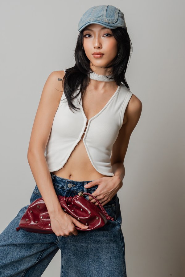 Curveball Hooked Curve Top In White