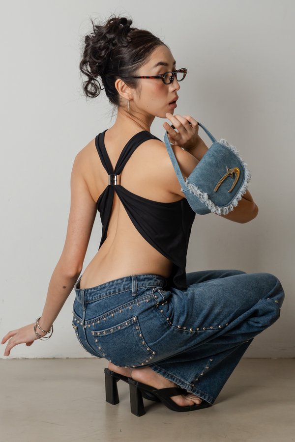 Cloak Racer Buckle Top In Black