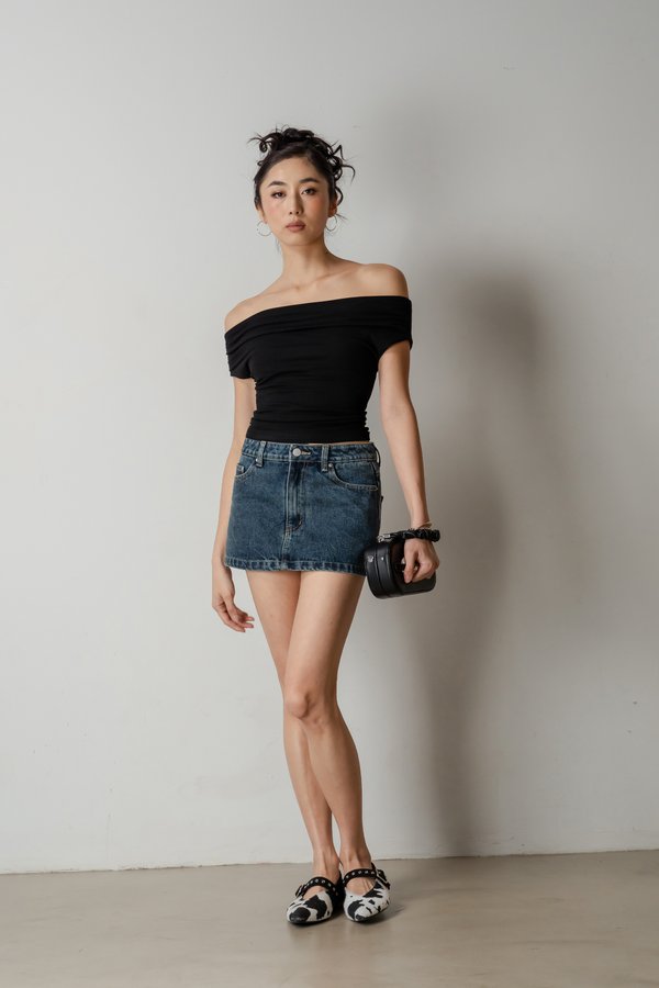 Luster Off Shoulder Top In Black