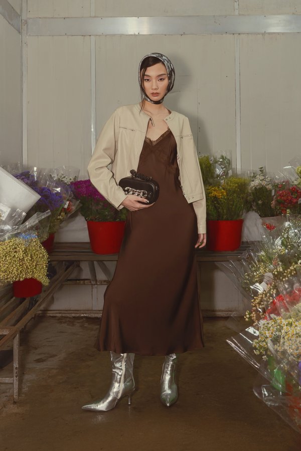 Mojo Lace Trim Maxi Dress In Chocolate