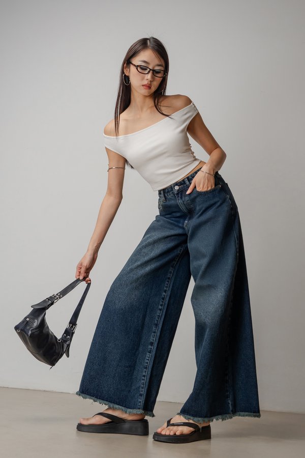 Flare Raw Hem Jeans In Vintage Indigo