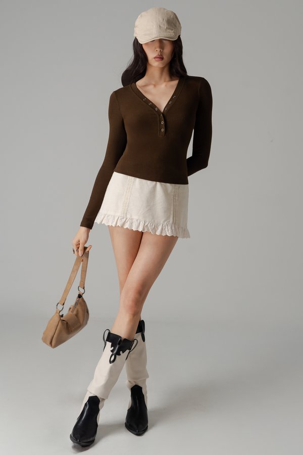 Featherlight Button Sleeve Top In Espresso