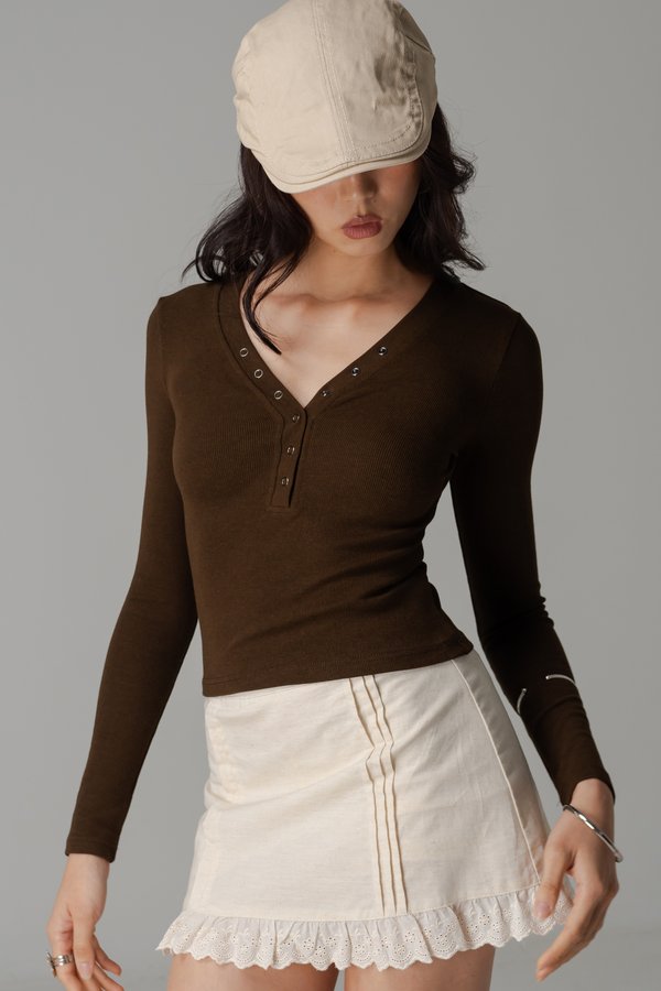 Featherlight Button Sleeve Top In Espresso