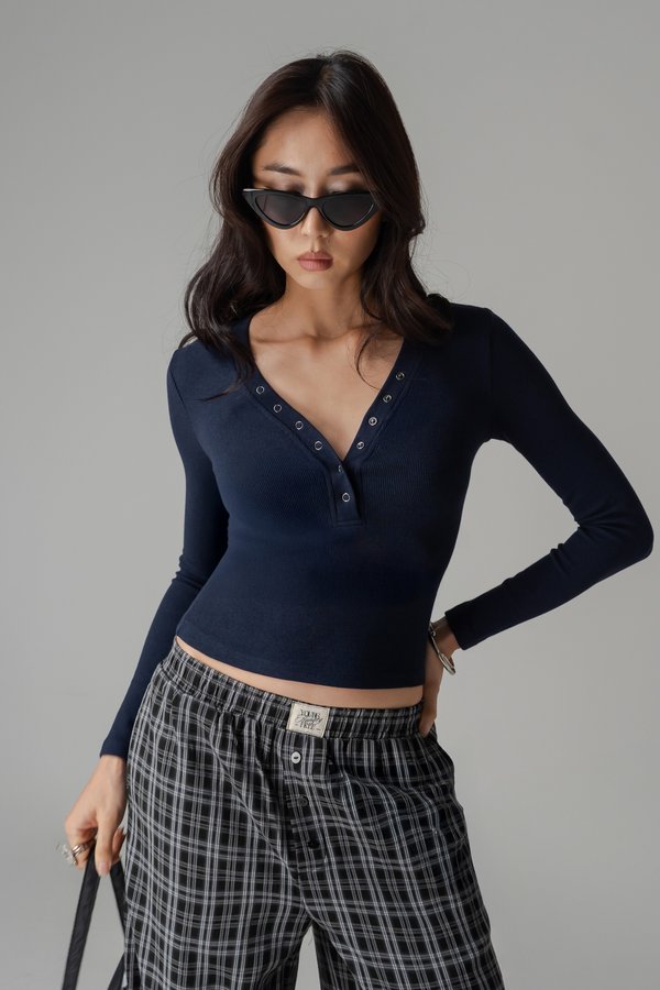 Featherlight Button Sleeve Top In Oxford