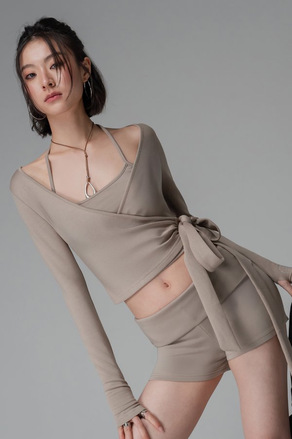 Studio Foldover Shorts In Latte Brown