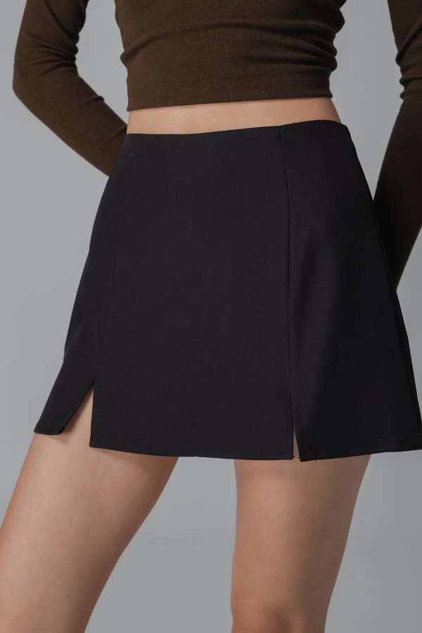 Tulip Skirt in Black