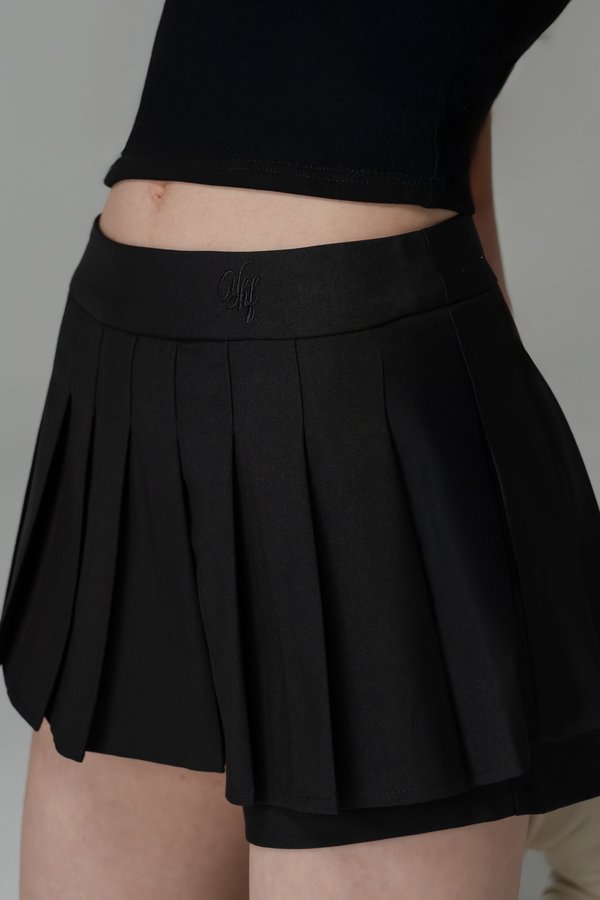 Nerdy Skorts In Black