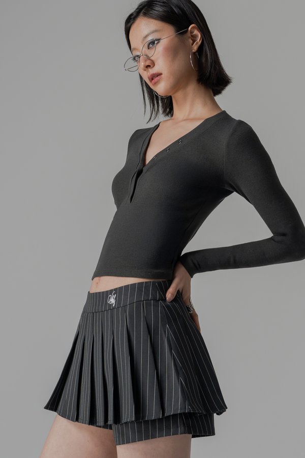 Nerdy Skorts In Pinstripe Grey