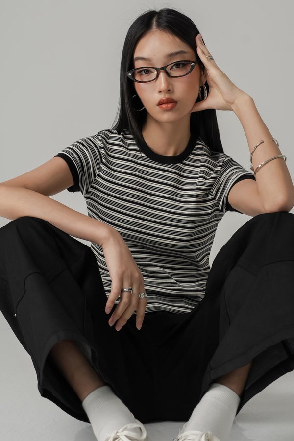 Lined Up Top In Black