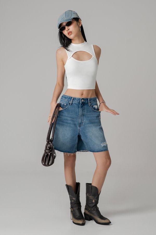 Hollow Top In White