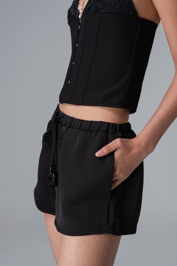 Rainier Shorts In Black