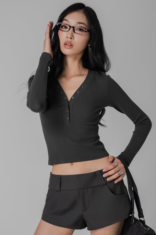 Glide Shorts In Charcoal Grey